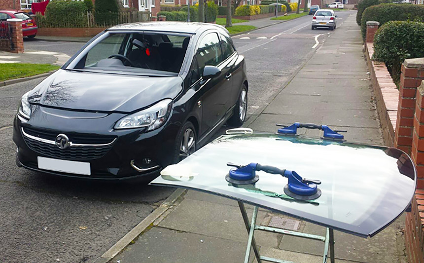 Mobile Windscreen Repair and Replacement Service from Auto Screen